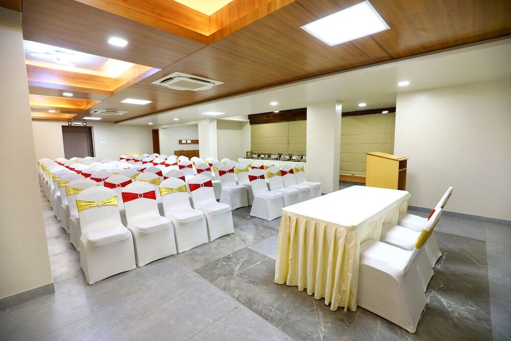 Дварка: Hotel The Grand Ladhukara