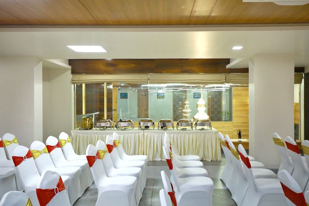 Дварка: Hotel The Grand Ladhukara