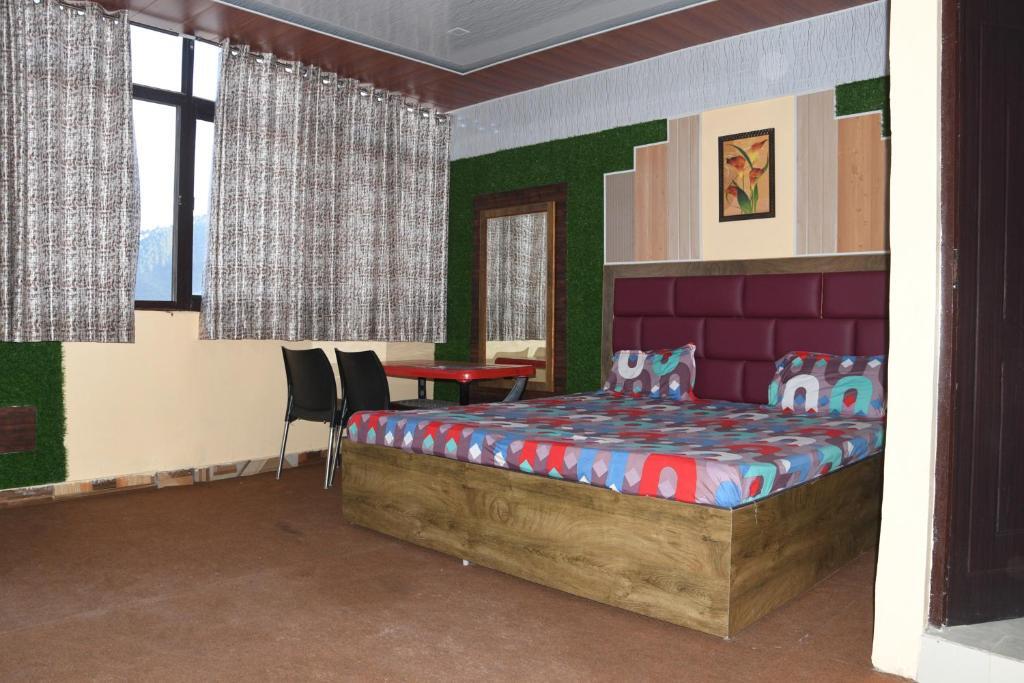 Питорагарх: Hotel Mountain View And Rooftop Restaurant