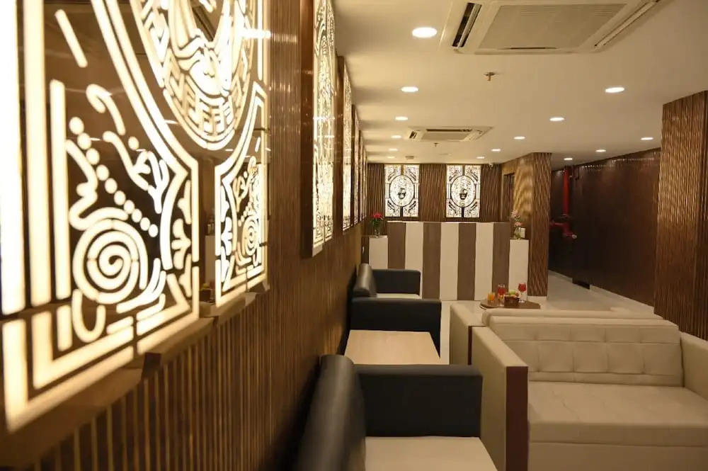 Нойда: Xenious Biz Ayaan Residency
