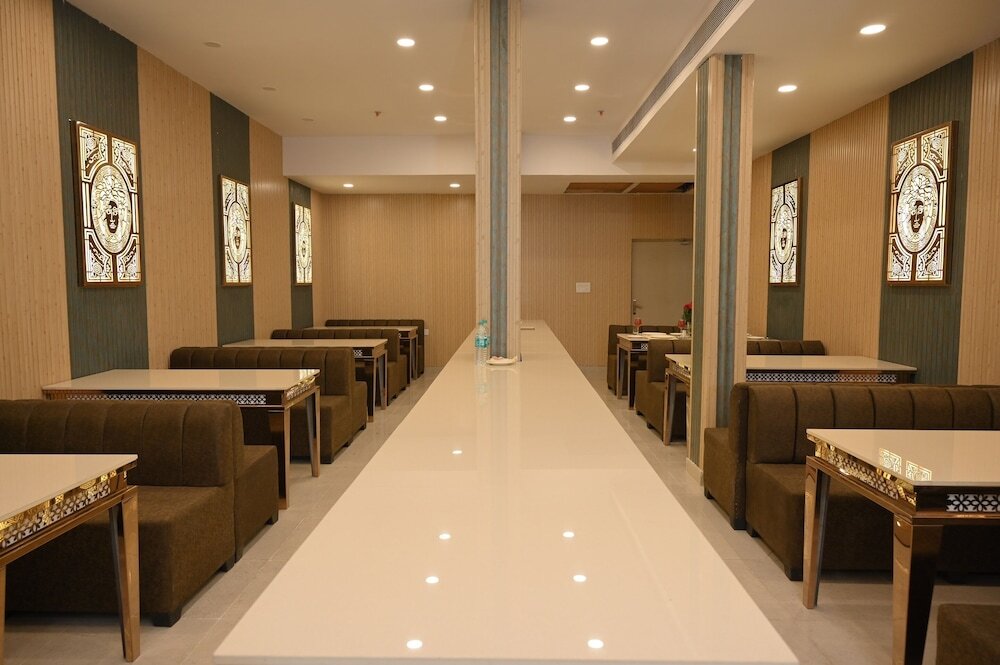 Нойда: Xenious Biz Ayaan Residency