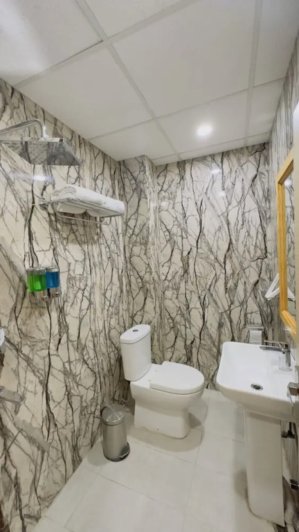 Нойда: Xenious Biz Ayaan Residency