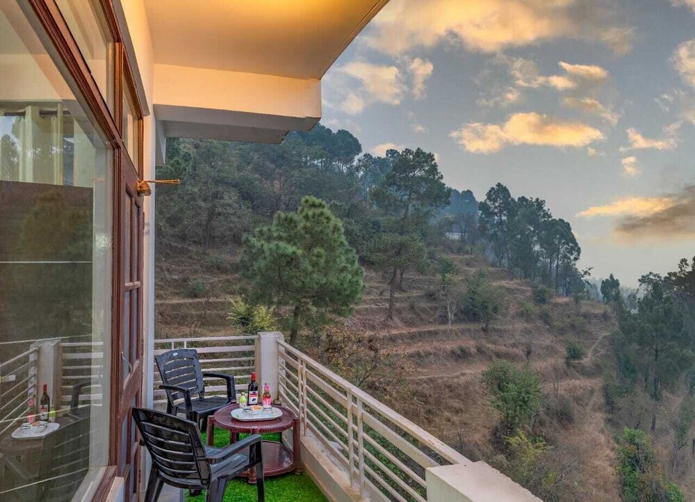 Казаули: Himalayan Retreat