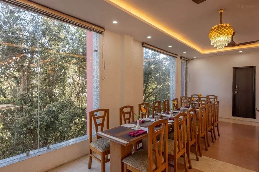 Раникхет: Binsar Eco Resort, Binsar - Uttarakhand