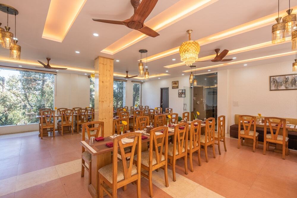 Раникхет: Binsar Eco Resort, Binsar - Uttarakhand