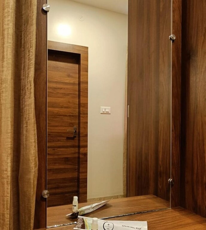 Веллор: Hotel Essence