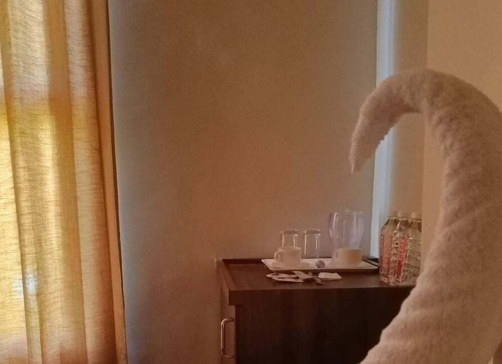 Веллор: Hotel Essence