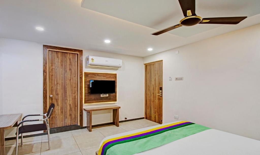 Тирупати: Treebo Usha Vasivi Alipiri Road, 2 Km From Tirupati Central Bus Station