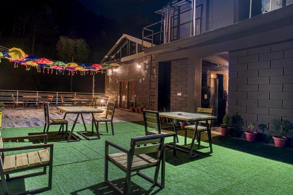 Дхарампур: The Kasauli Trail