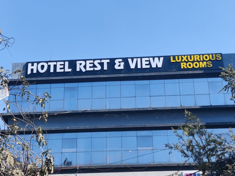 Ананд: Hotel Restandview
