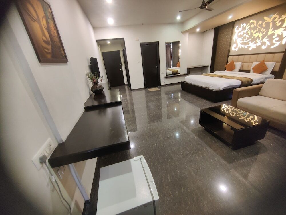 Ананд: Hotel Restandview