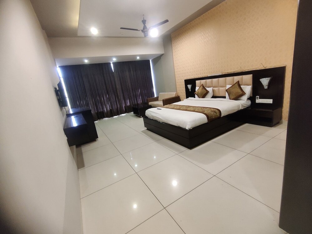 Ананд: Hotel Restandview