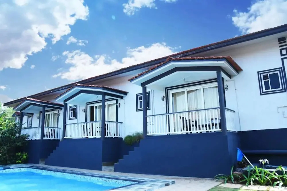 Вагатор: FabEscape Vagator Retreat Resort With Swimming Pool