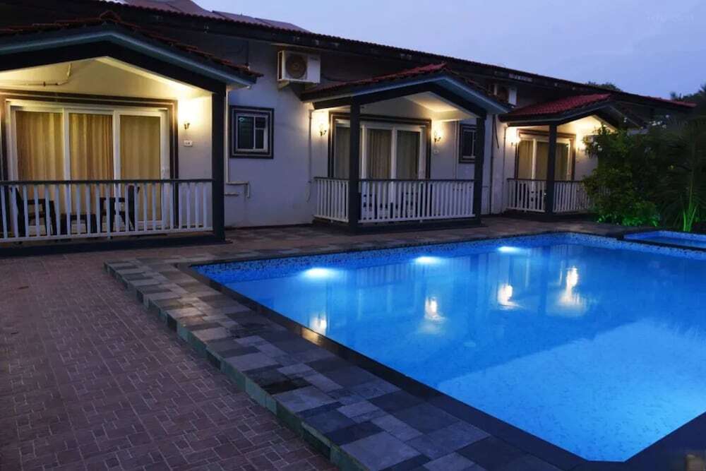 Вагатор: FabEscape Vagator Retreat Resort With Swimming Pool