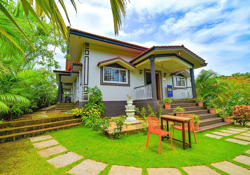 Вагатор: FabEscape Vagator Retreat Resort With Swimming Pool