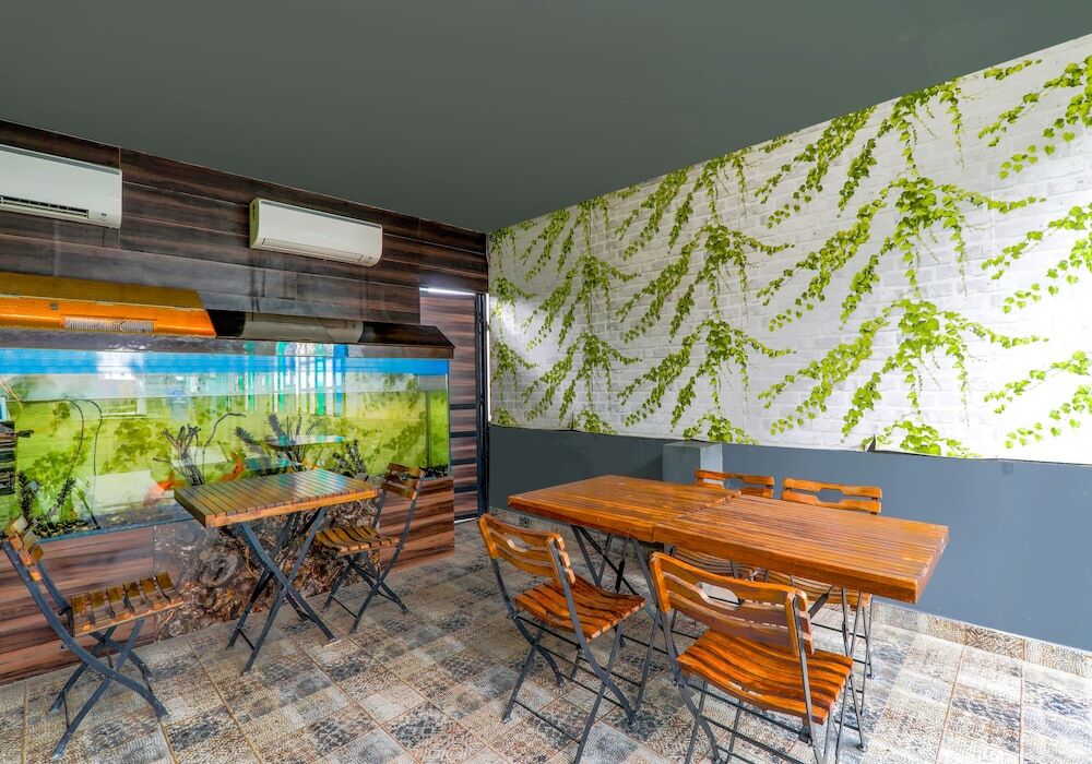 Варанаси: Fabhotel Lemon Grass
