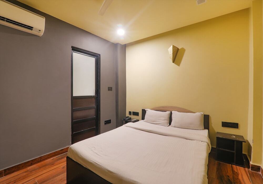 Варанаси: Fabhotel Lemon Grass