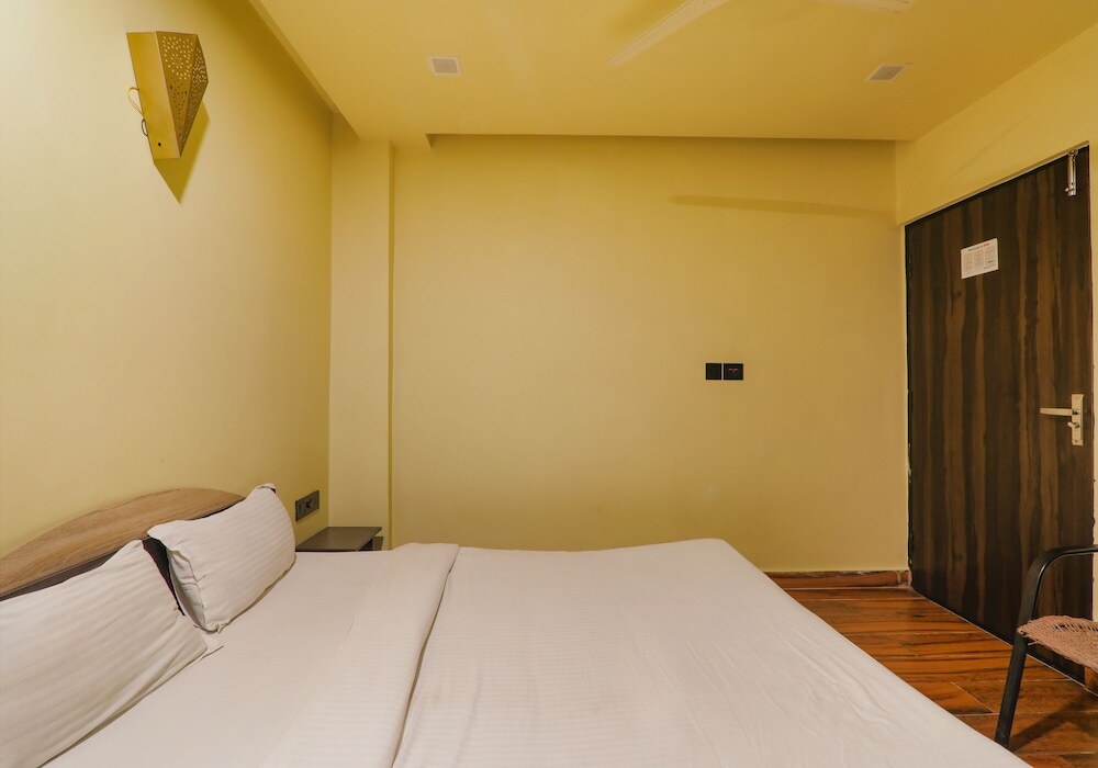 Варанаси: Fabhotel Lemon Grass