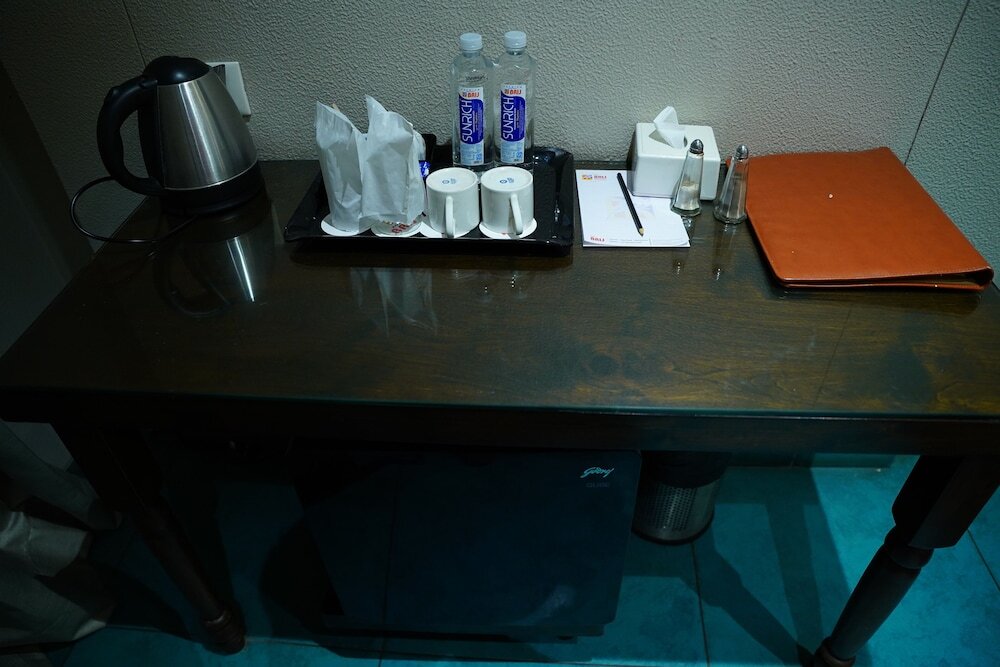Латур: Hotel Brij Residency