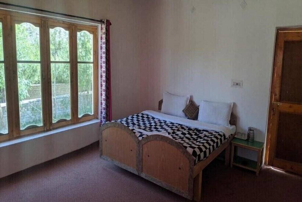 Хундер: Wachan Guest House Hunder