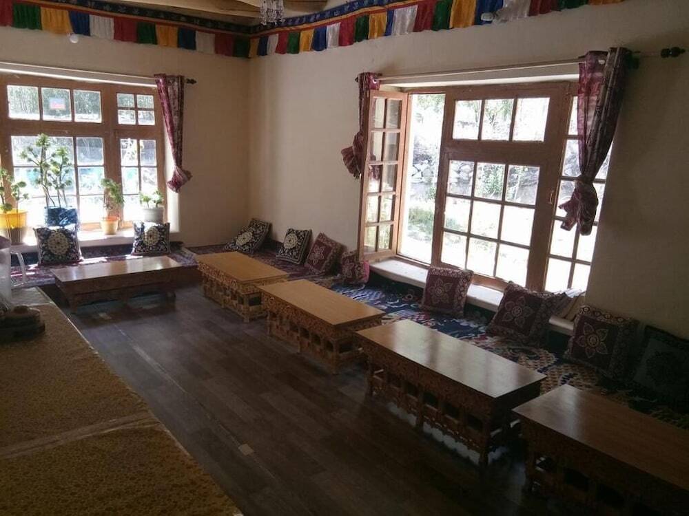 Хундер: Wachan Guest House Hunder