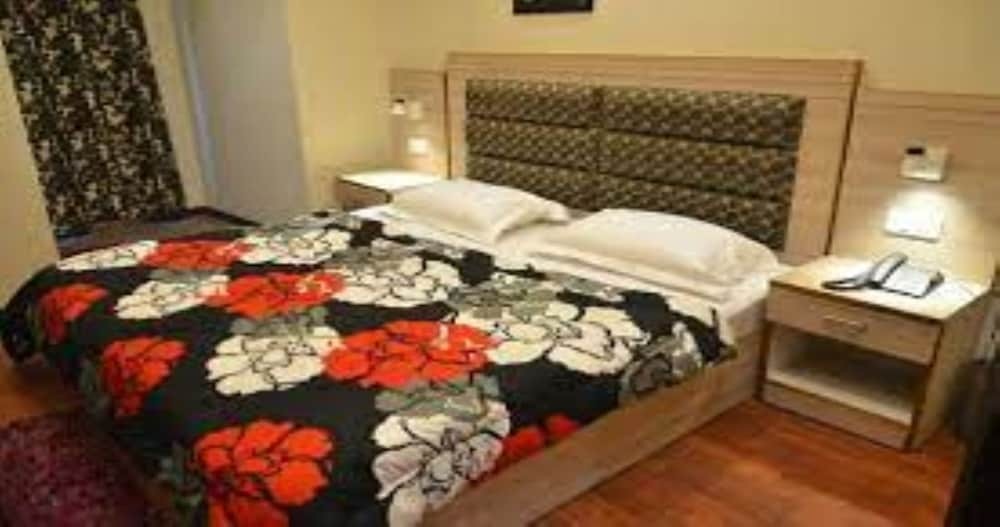 Гуруграм: Hotel Pace Hero Honda Chowk