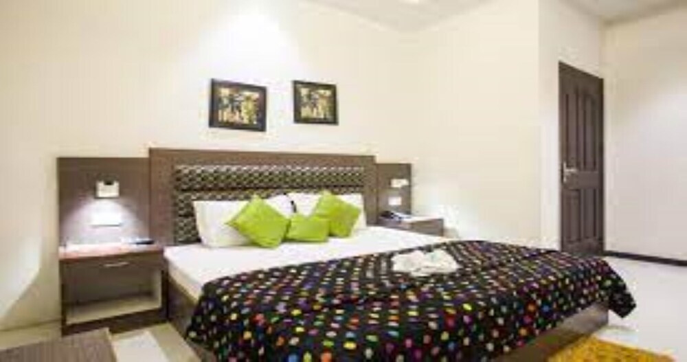 Гуруграм: Hotel Pace Hero Honda Chowk