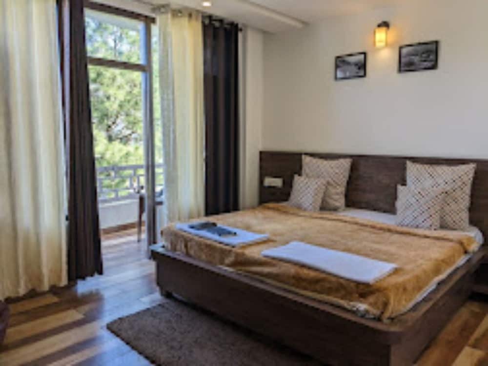 Чамба: Goroomgo MS Shepheard Hills Resort