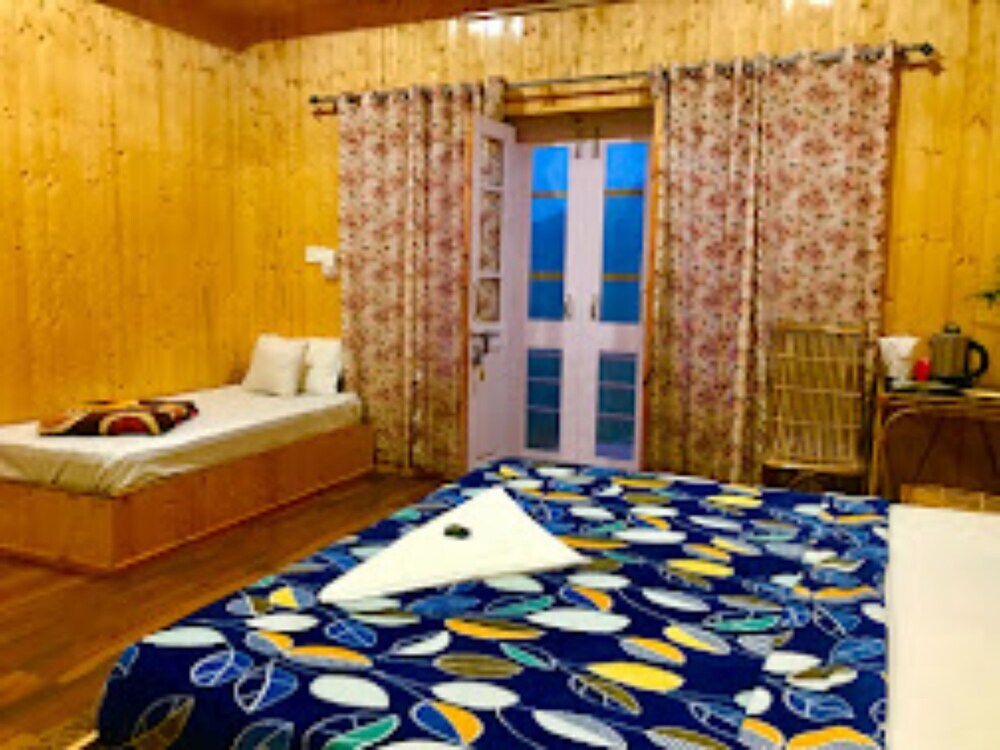 Чамба: Goroomgo MS Shepheard Hills Resort