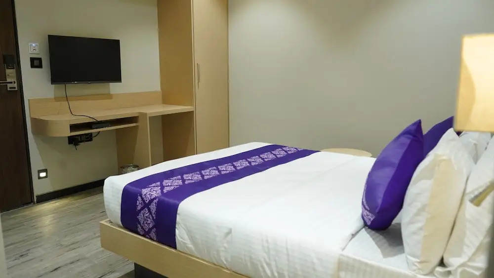 Сурат: Purple Beds by VITS Dwarkesh, Surat