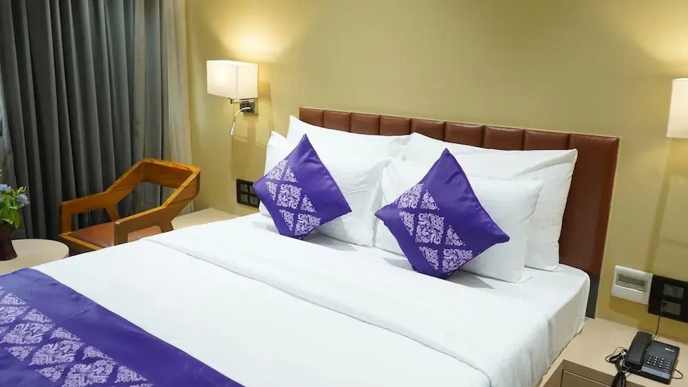 Сурат: Purple Beds by VITS Dwarkesh, Surat