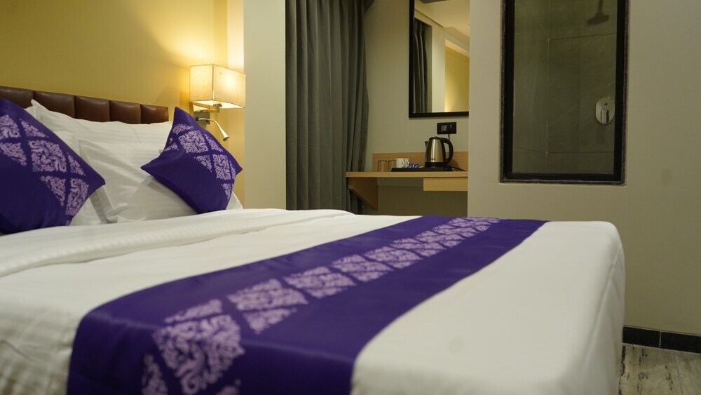 Сурат: Purple Beds by VITS Dwarkesh, Surat