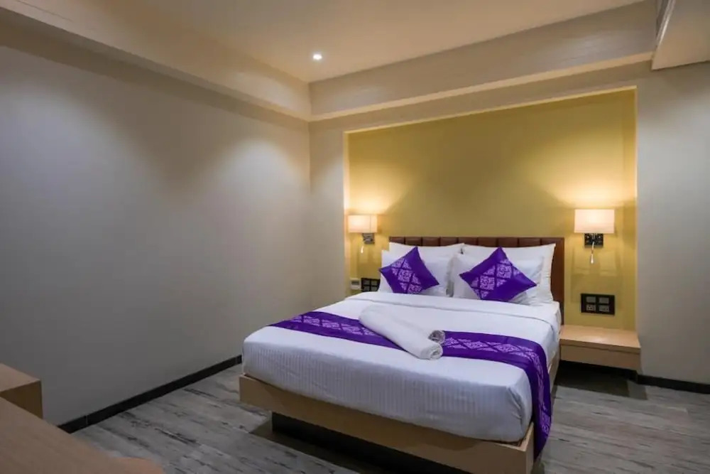 Сурат: Purple Beds by VITS Dwarkesh, Surat