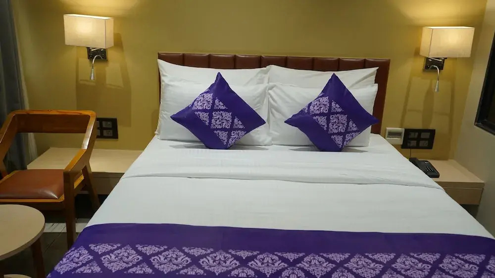 Сурат: Purple Beds by VITS Dwarkesh, Surat