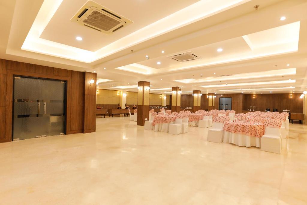 Варанаси: Hotel Dolphin Grand