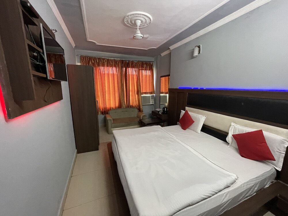 Катра: Hotel Himgiri