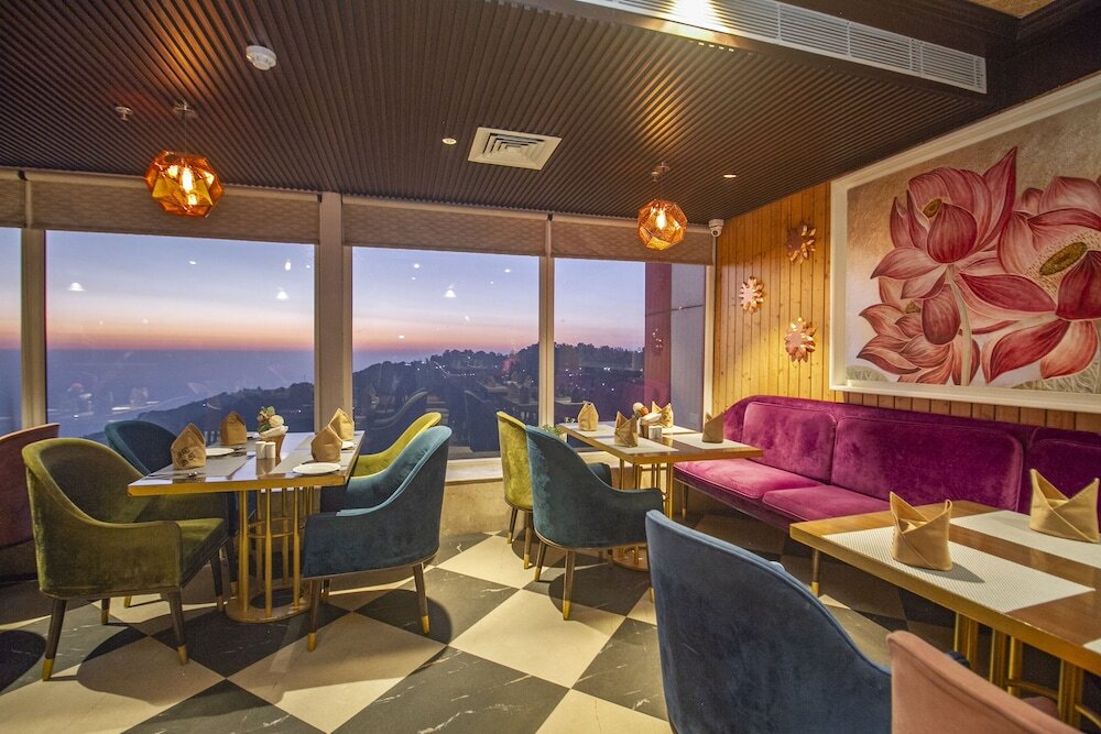 Дармсала: Amritara Surya Mcleodganj Dharamshala