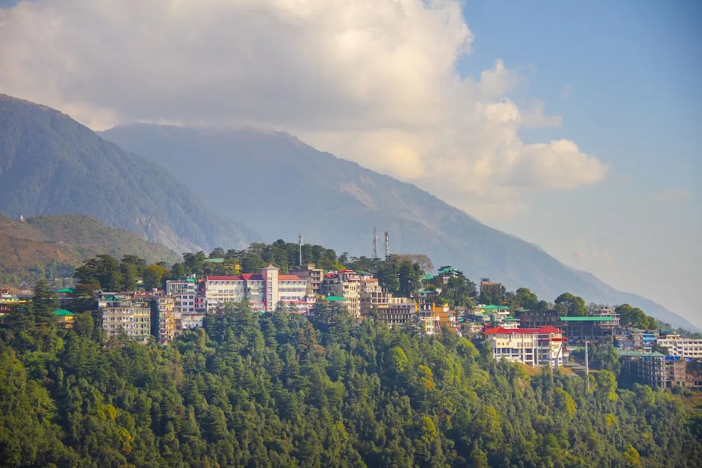 Дармсала: Amritara Surya Mcleodganj Dharamshala