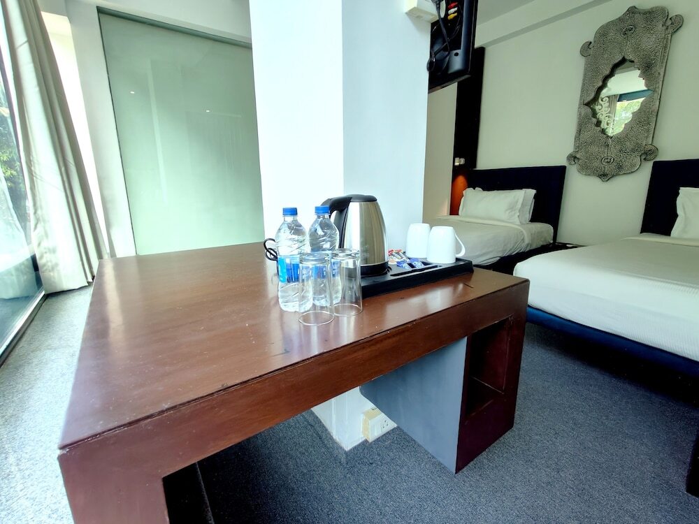 Вадодара: The Sky Imperial Hotel Yahvi