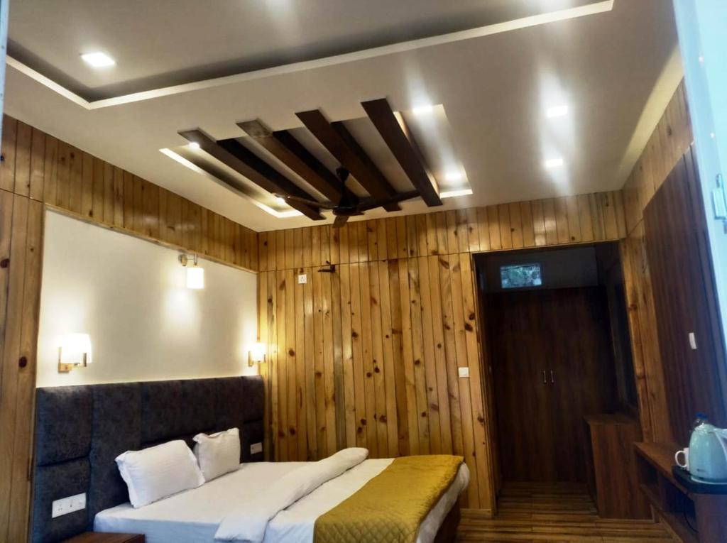 Ришикеш: Qcent Woods Spa & Resort