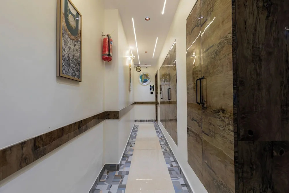 Мумбаи: Hotel Larmont Luxury