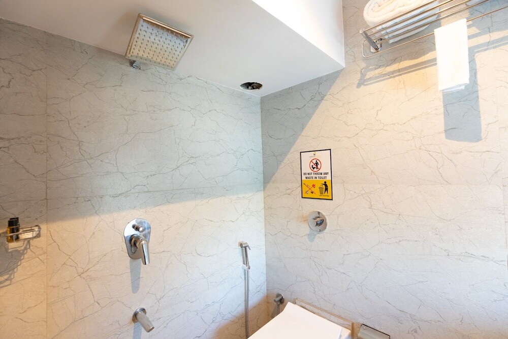 Мумбаи: Hotel Larmont Luxury