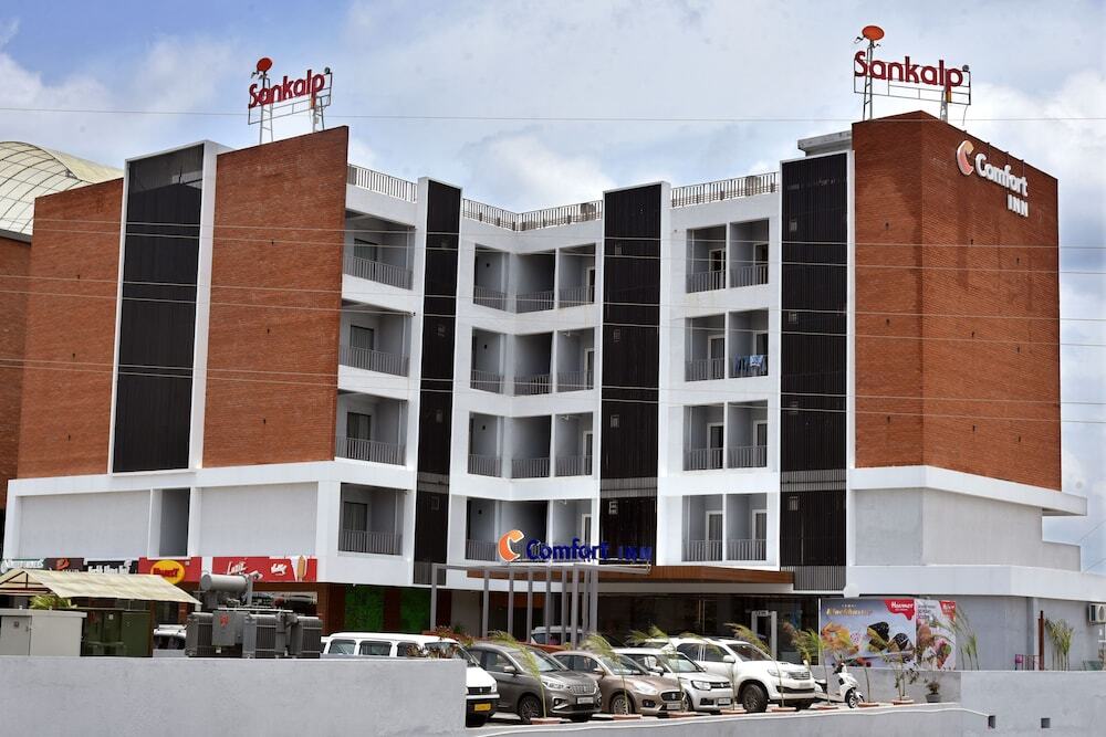 Гарудешвар: Comfort Inn