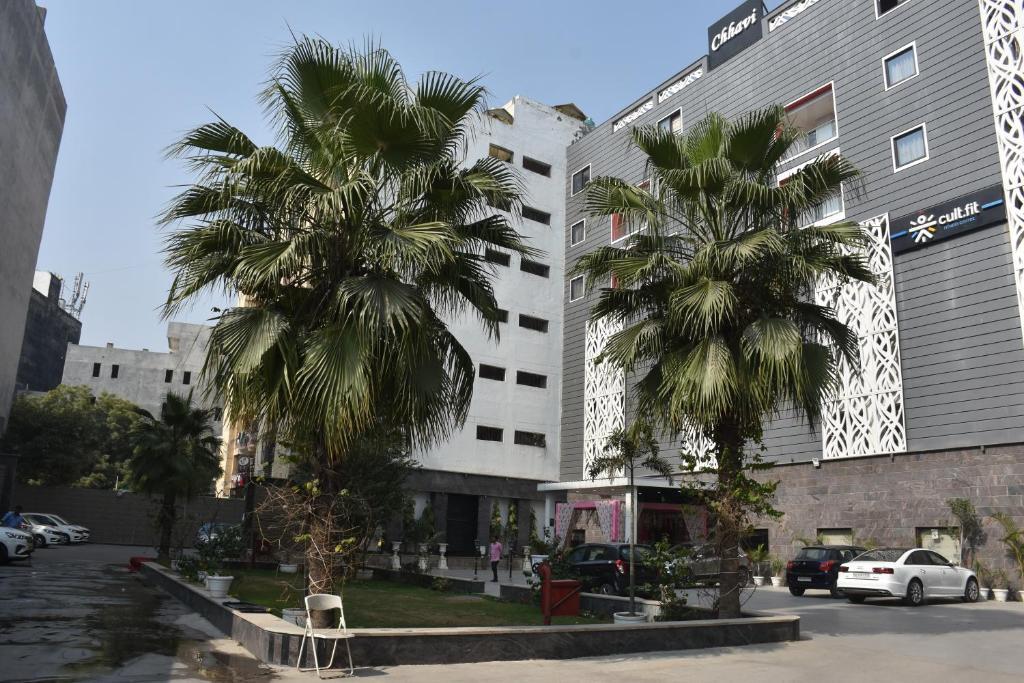 Нойда: Chhavi Hotels