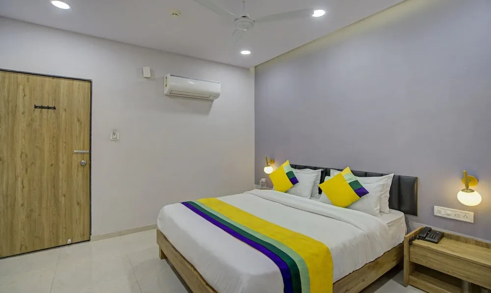 Сурат: Itsy Hotels Natasha, Vesu, Surat
