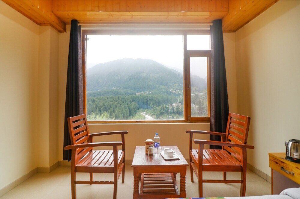 Манали: FabHotel Castle Rock