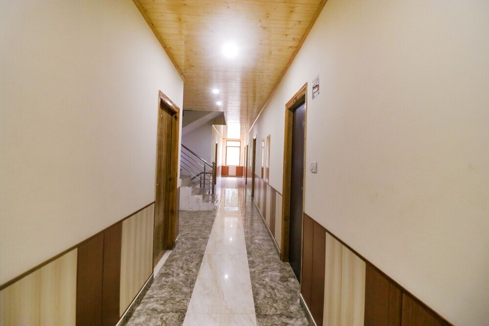 Манали: FabHotel Castle Rock