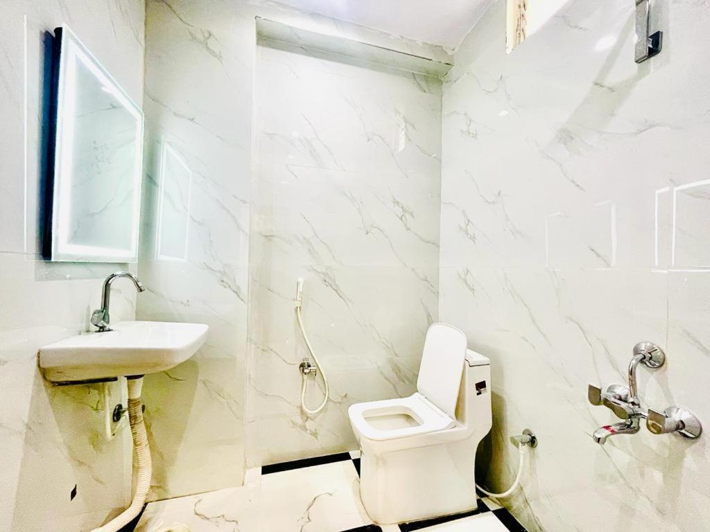 Шамшабад: Hotel Eagle Grand