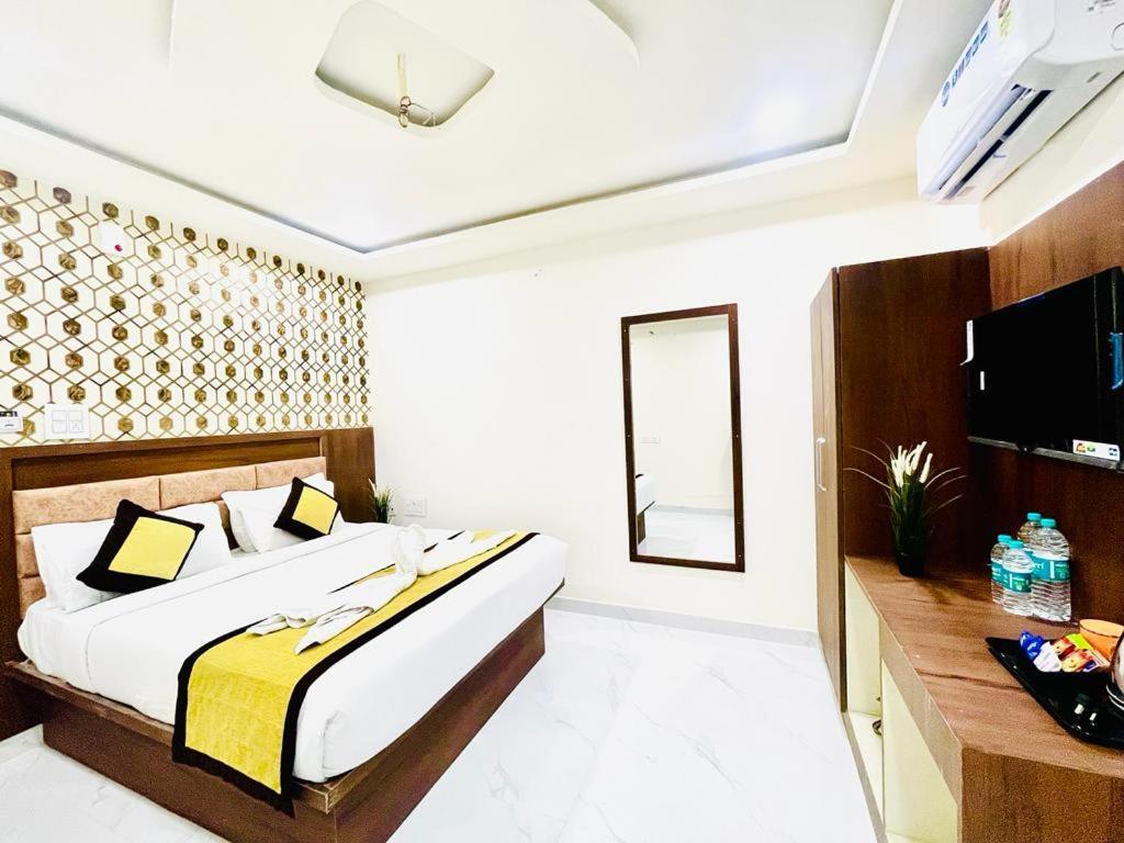 Шамшабад: Hotel Eagle Grand