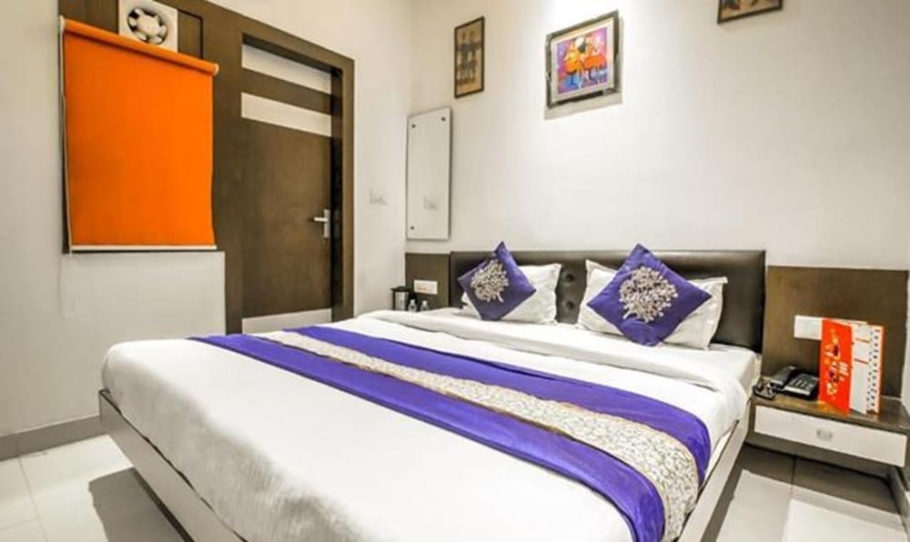 Агра: Fabhotel Riviera